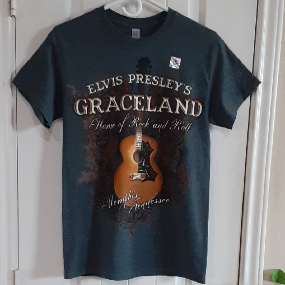 NWT Official Elvis Presley's Graceland Guitar Graphic T-Shirt - Small